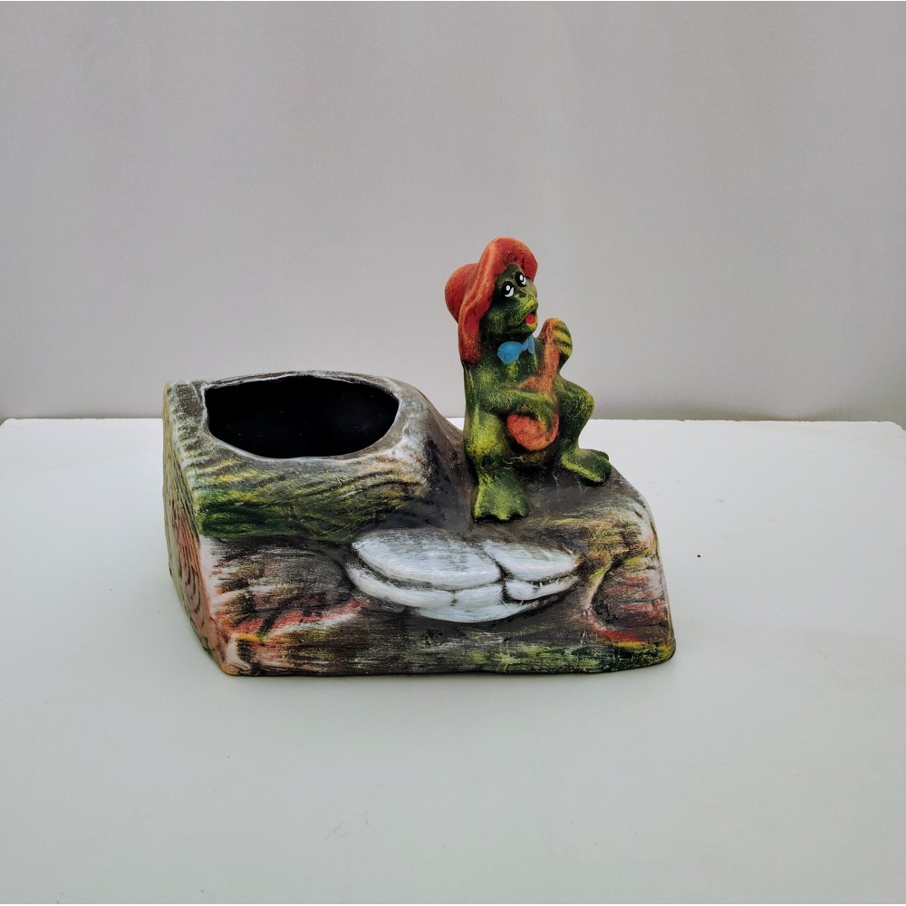 Κορμός με βατραχο